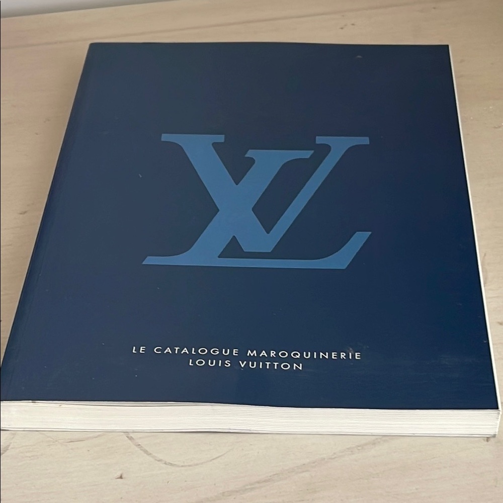 Louis Vuitton Blue Vintage Store Catalog - Picture 4 of 15